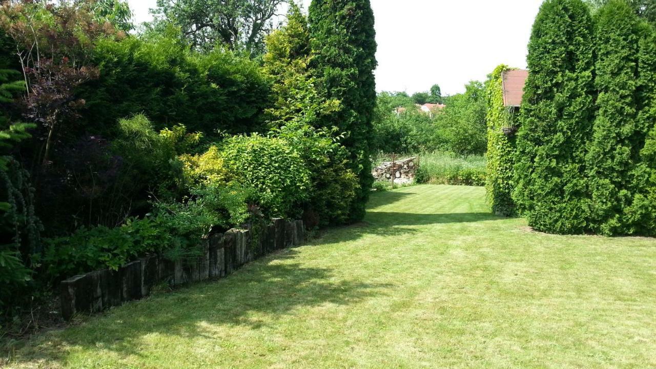 Prázdninový dům u lesa Znojmo Exterior foto